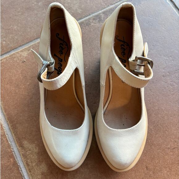 Free People Maggie Platform Mary Janes w Flaw - Missing Hardware - size 38/7.5 - Picture 3 of 15